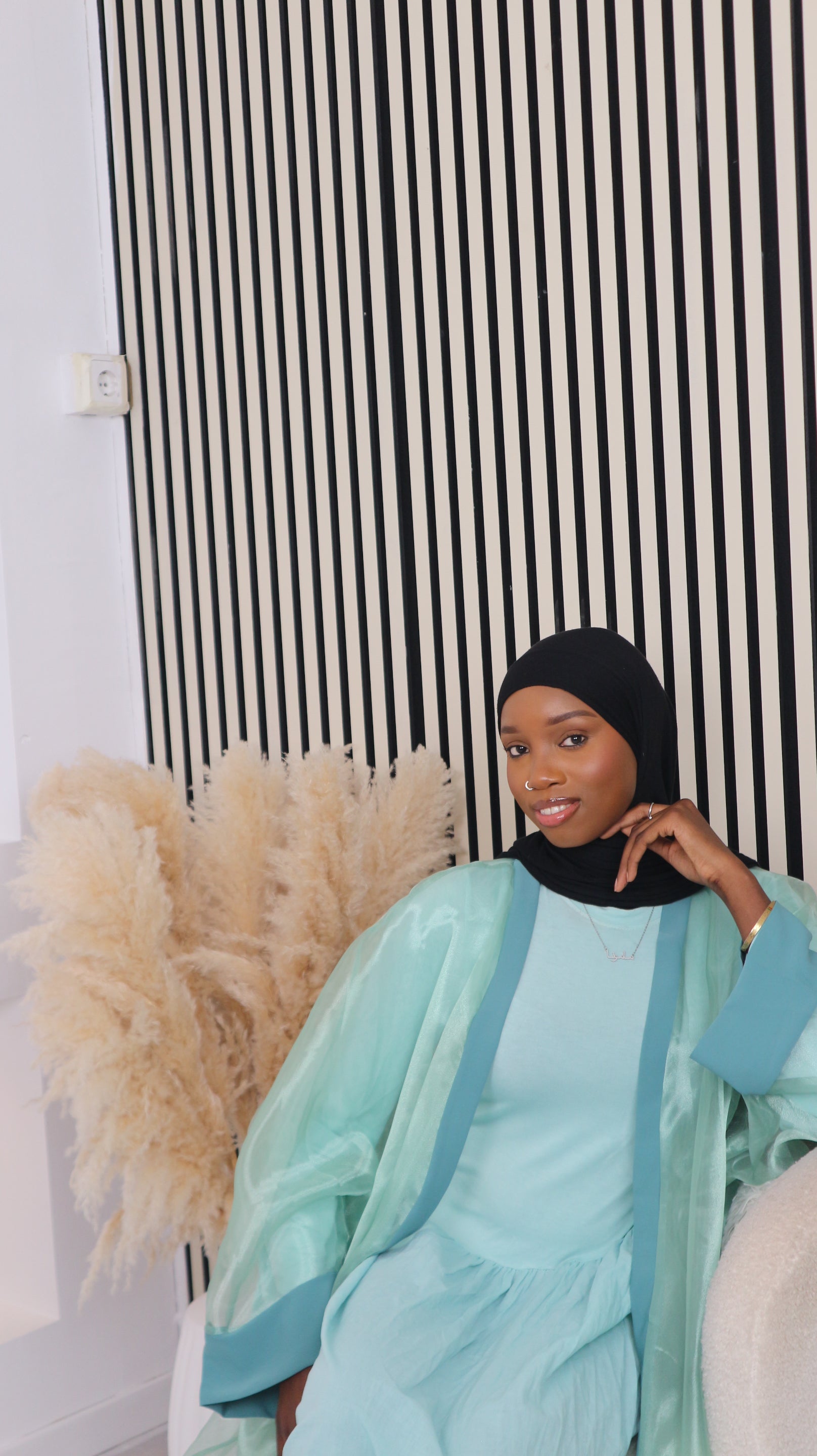 Abaya Noir Turquesa