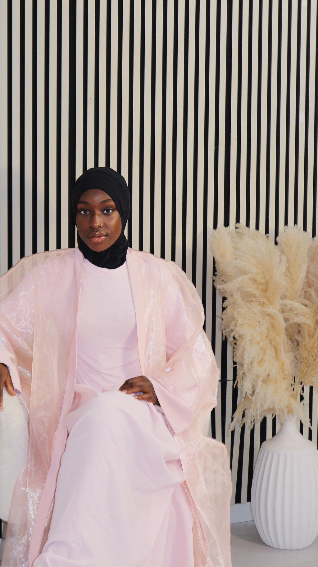 Abaya Noir Rosa