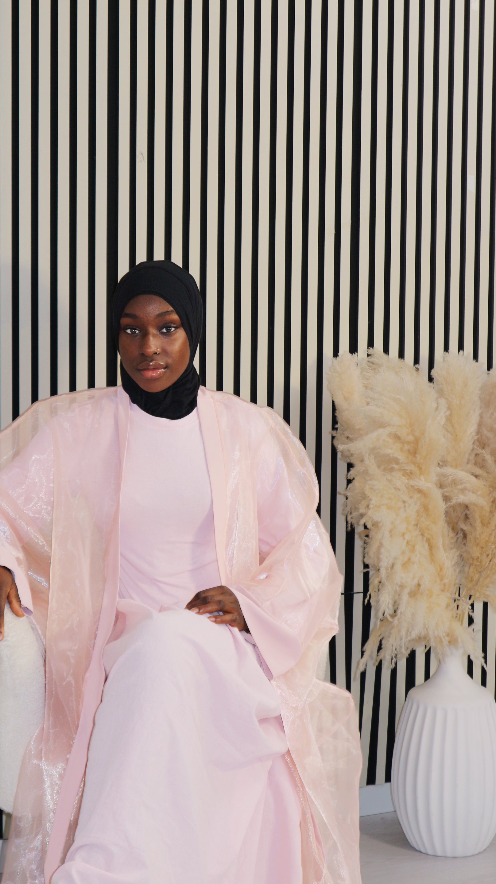 Abaya Noir Rosa