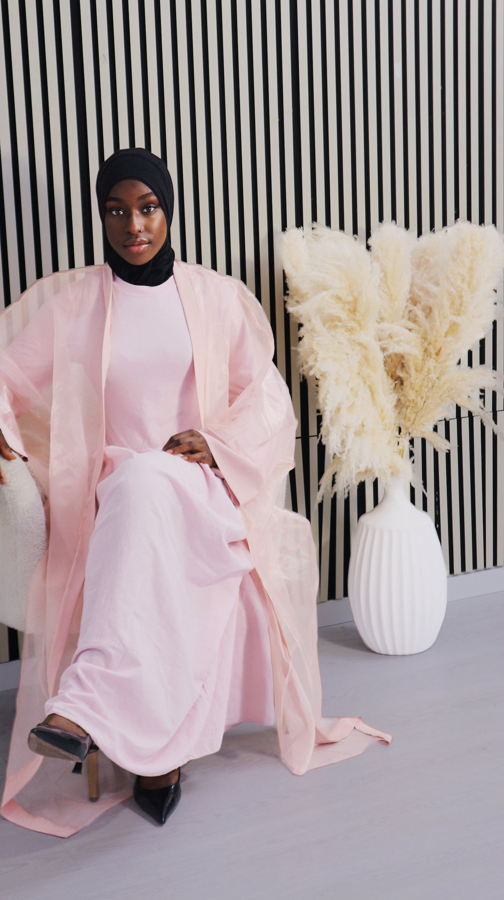 Abaya Noir Rosa