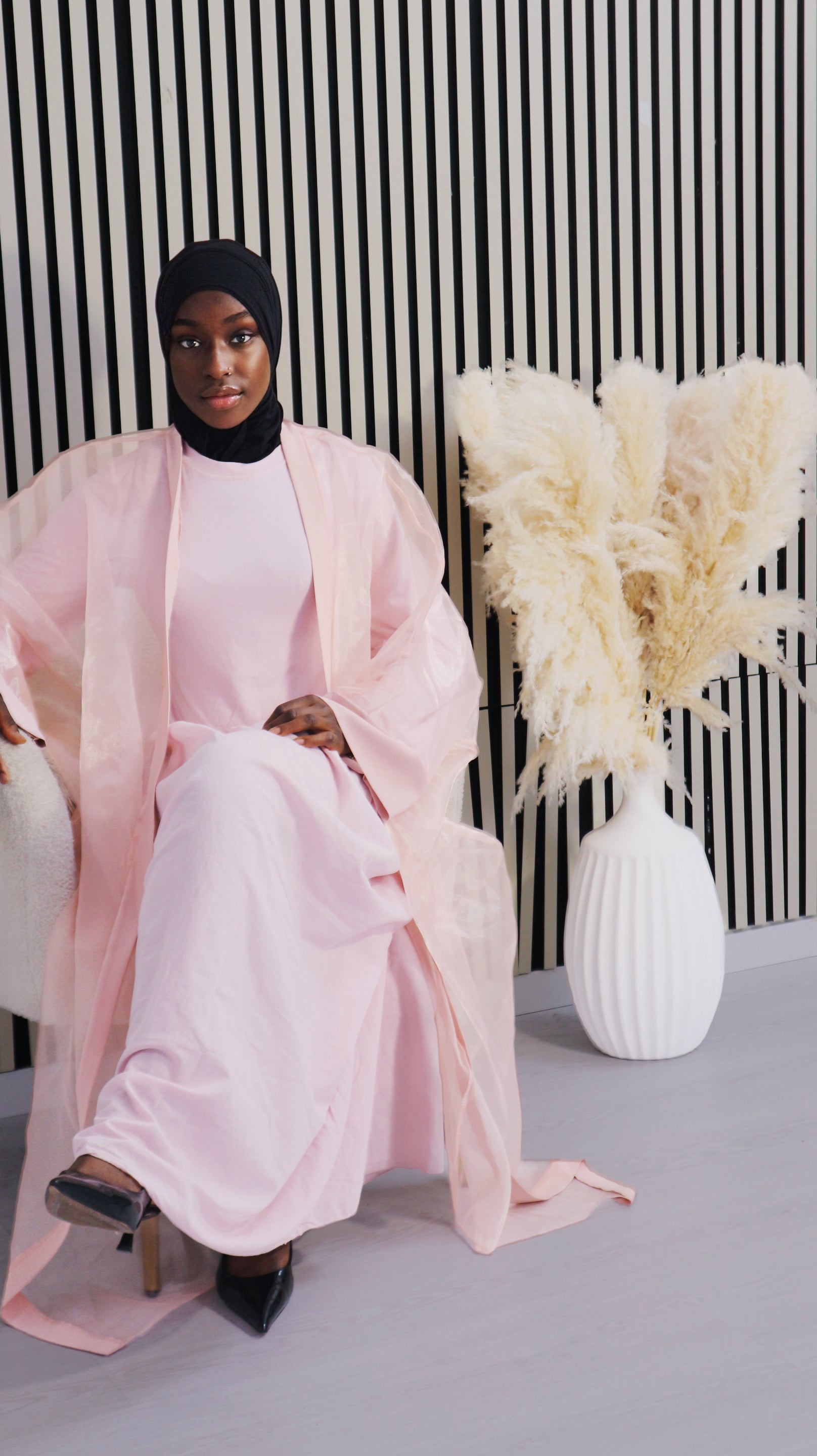 Abaya Noir Rosa