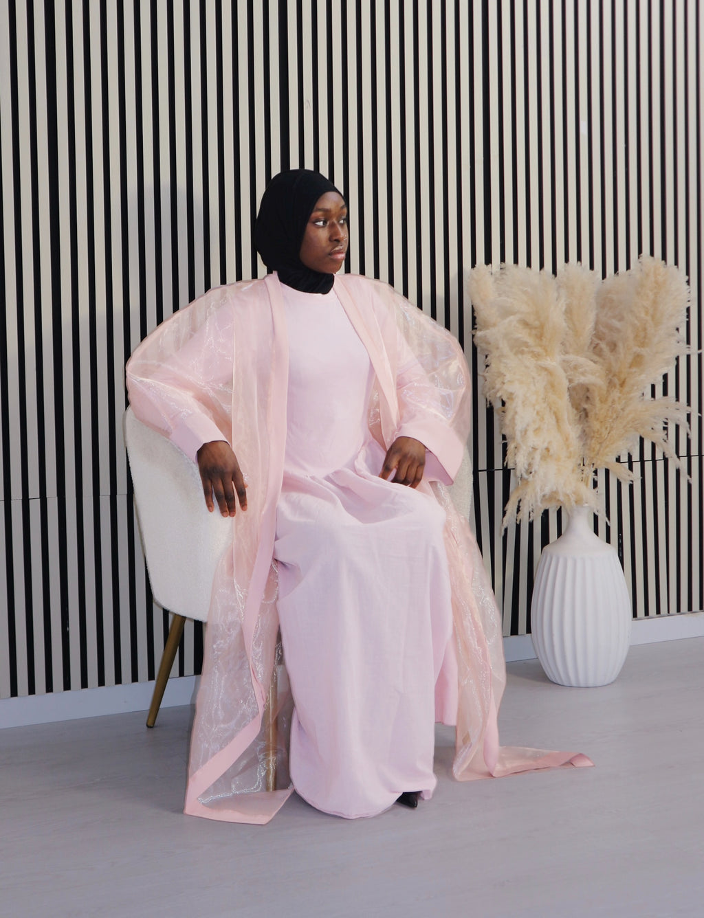 Abaya Noir Rosa